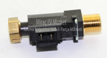 Demirdöküm şofben akış şalteri . Rekorlu . ( KK01.96.543 ) GTE İTALY . bi tarafı Rekorlu diğer tarafı Dış Dişli . Flow Switch