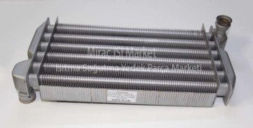 Baymak luna avant eşanjör . 2x3/4 alt üst çapraz çıkışlı Geçme tip . Sıfır Ürün ( KK01.95.236 ) Yanma odası (293mm) Ana eşanjör . baymak attivo eşanjör .