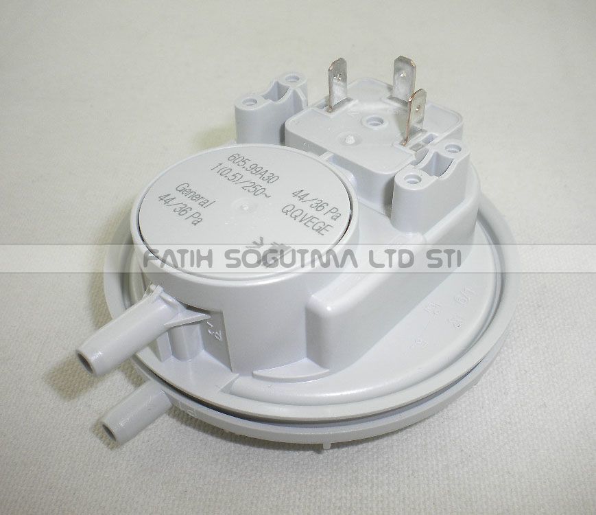 Kombi hava prosestat 44/36 Pa 3 soketli plastik huba control ( KK01.89.017 ) çeşitli markalara uygundur.