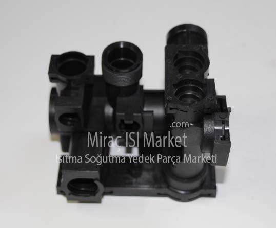 Demirdöküm milenyum plus 3 yollu blok . sağ . sıfır ürün . ( KK01.89.233 ) Demirdöküm vinto 3 yollu blok . plastik .