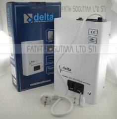 Kombi Regülatör 500VAmper Giriş ve Çıkışı Gösteren Dijital Ekranlı Voltaj Regülatörü DELTA ( KK01.65.039 )