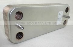 Viessmann vitopend 100 plaka eşanjör . 12 plakalı (  KK01.96.714 )(PRC) ( Vidalama delik arası 155mm )Alarko yeni serena esanjör . Viessmann kombi eşanjörü .