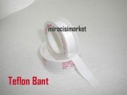 Teflon bant . Beyaz renkli . PTFE ( TE354B ) (PRC) 12mm (12mmx0.076mm) 10 Metre .  Vida dişinin şeklini alabilmesi için az miktarda ters şekilde gerilerek üst üste sarılarak uygulanır .