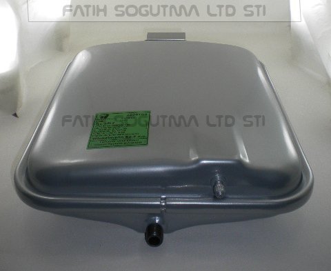 Viessmann vitodens 100 Genleşme Tank Dikdörtgen Winkelmann 8.Lt 3 \ 8 çıkışlı ( KK01.96.482 ) ( boy 37. en 31 . derinlik 8 cm) viesman kombi genleşme tankı . yoğuşmalı kombi tank