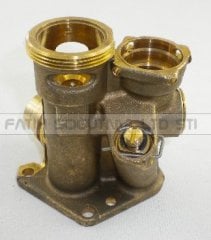 Vaillant Turbotec 3 Yollu vana . gövdesi blok pirinç ( KK01.97.685 ) Vaillant Turbotek 3.Yollu blok pirinç . vailant turbotek üç yollu blok